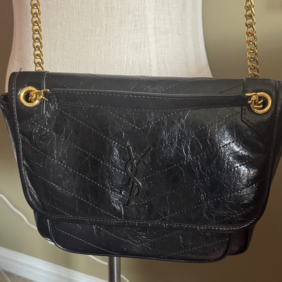 Saint Laurent Black Quilted Leather Shoulder Bag with Gold Chain. - Picture 13 of 16